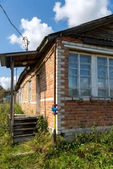 Здание 149,1 кв.м с земельным участком 674 кв.м: Республика Коми, г. Ухта, д. Лайково, ул. Центральная, дом 1